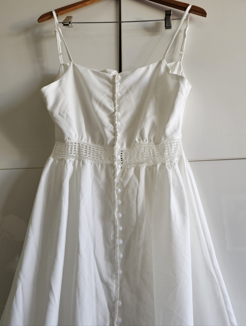 Elegant Eyelet Lace Tie Knot Back Sleeveless Button up Midi Dress - Picture 11 of 16